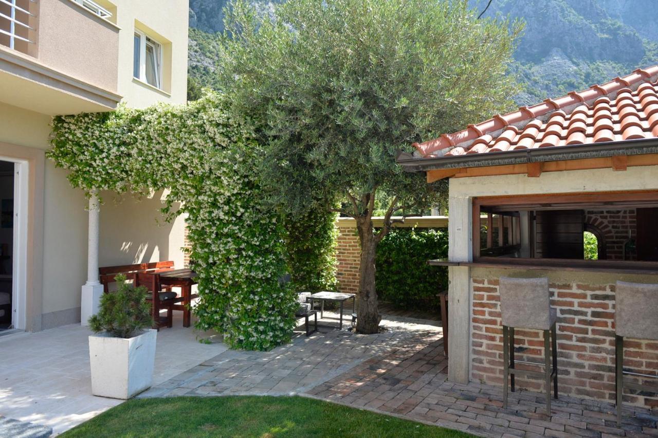 J & P Apartments Orahovac Kotor Extérieur photo