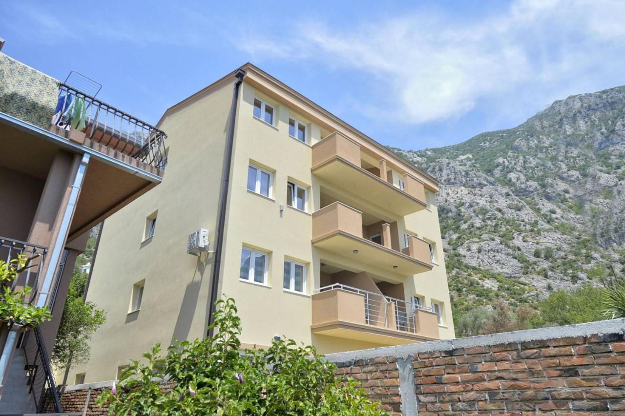 J & P Apartments Orahovac Kotor Extérieur photo